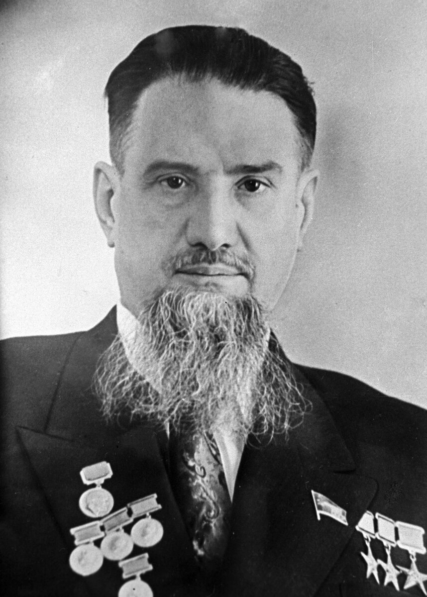 Игорь Васильевич Курчатов (1903–1960)