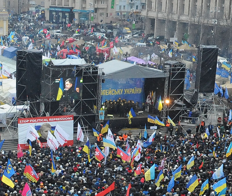 Порошенко на Евромайдане, 8 декабря 2013 года