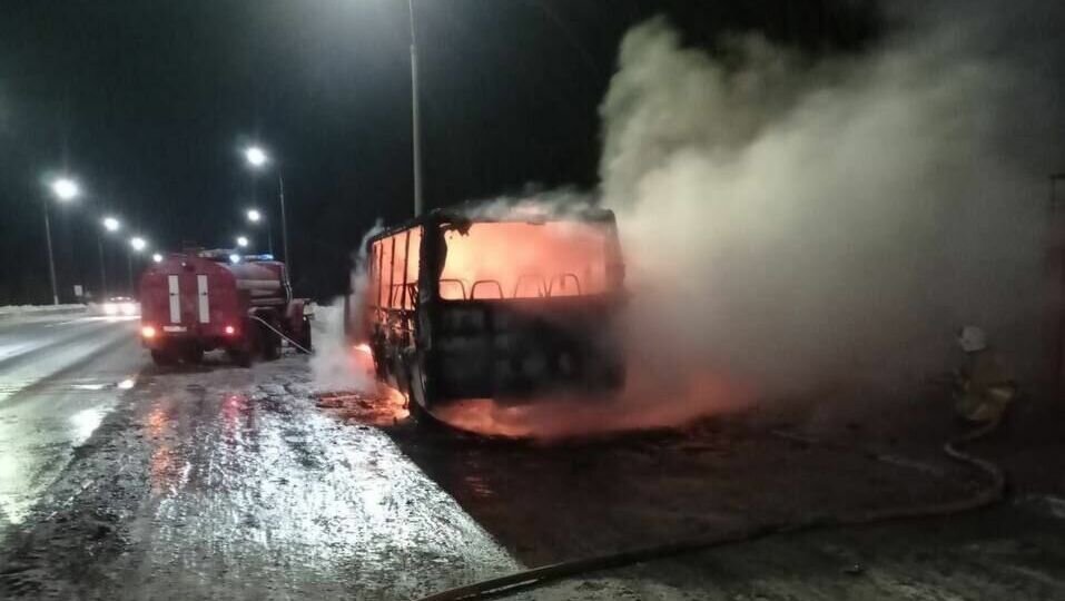     Пассажирский автобус вспыхнул в Чкаловском округе. Об этом сообщает пресс-служба ГУ МЧС России по Нижегородской области.