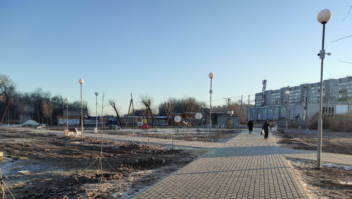 Парк у реки волгоград красноармейский. Парк юбилейный волгоград. новый парк в волгограде на набережной. станция заканальная волгоград красноармейский.