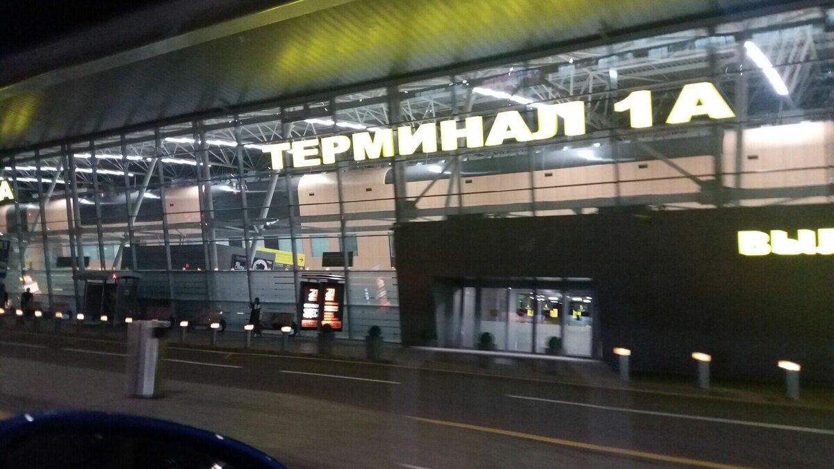     Сразу несколько пассажирских самолетов, которые летели в Казань, перенаправили в другие города из-за погодных условий в столице Татарстана. Об этом свидетельствуют данные сервиса Flightradar24.