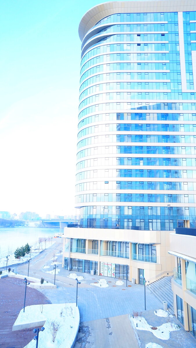 Акватория отличается от Алых парусов, думаю проект создавался с оглядкой на этот ЖК 