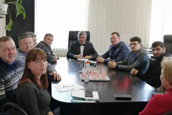    В ходе конструктивного общения (фото: ООО «Любимый город»)