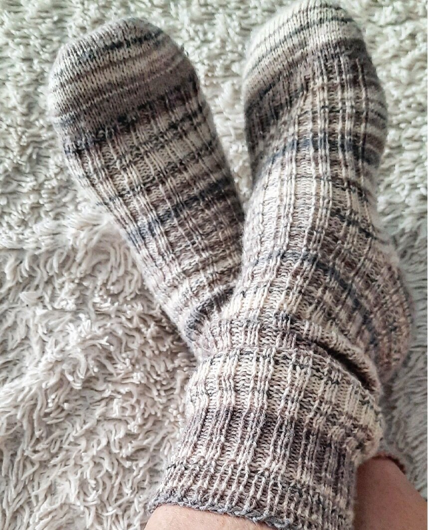 Носочки из Lana Grossa ,в составе 75% шерсть , 25% па. Вязала на спицах 2.5.