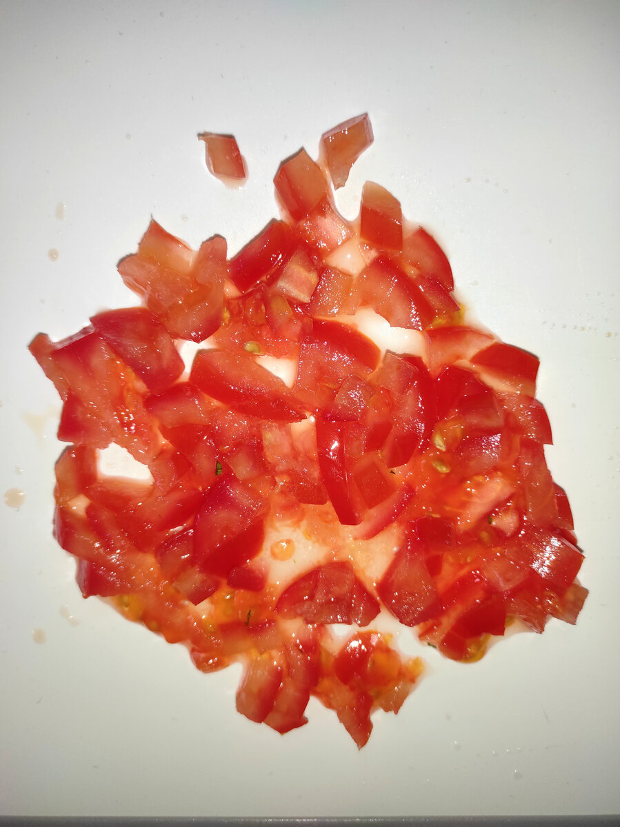 Затем нарезаем  мелко 10 гр кинзы