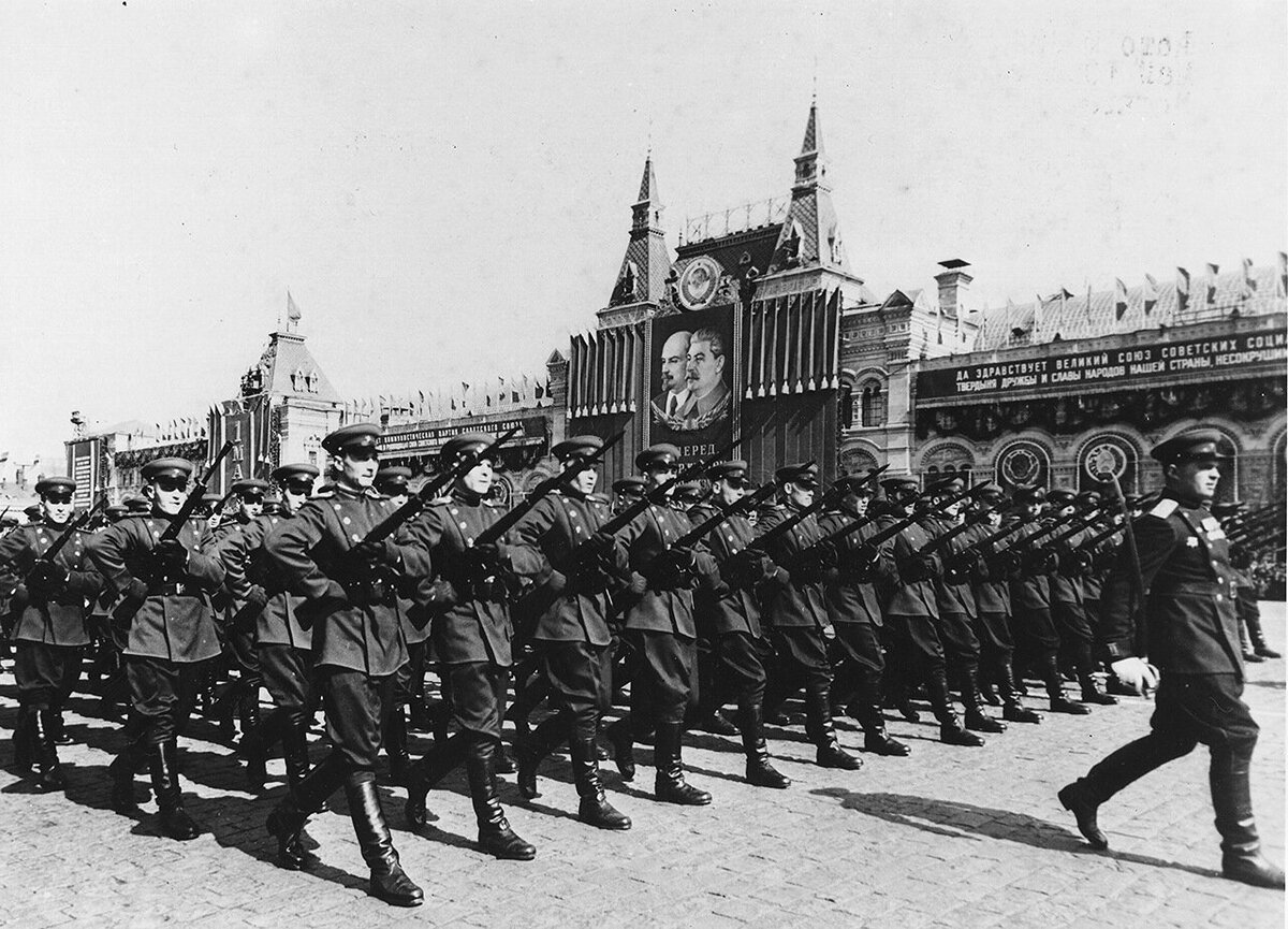 В каком году красная армия стала советской