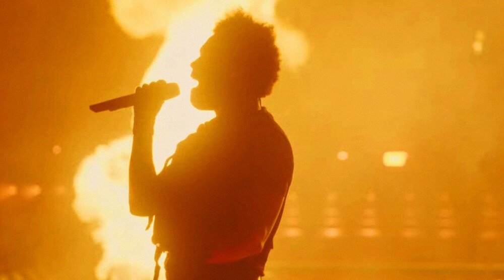    Викенд / Скриншот из видео «The Weeknd: Live at SoFi Stadium | Official Trailer | HBO»