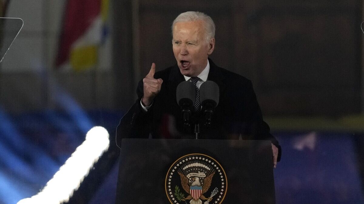    Президент США Джо Байден во время выступления в Варшаве© AP Photo / Alastair Grant