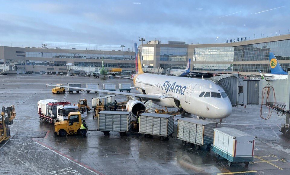 Самолет авиакомпании FlyArna