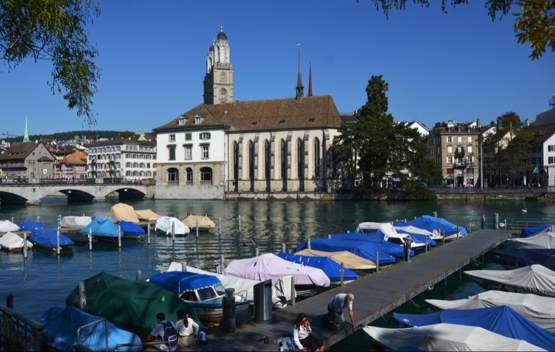    20 Minuten: украинских беженцев в Швейцарии обязали продать личные автомобили ради пособий