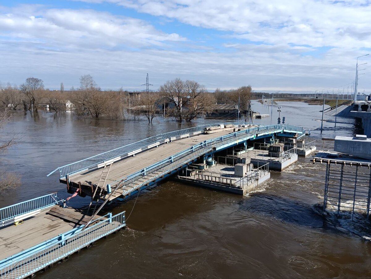 Брянск и область продолжили уходить под воду: рекорд половодья 2013 года  побит — утопленники бьют тревогу | Брянский Ворчун | Дзен