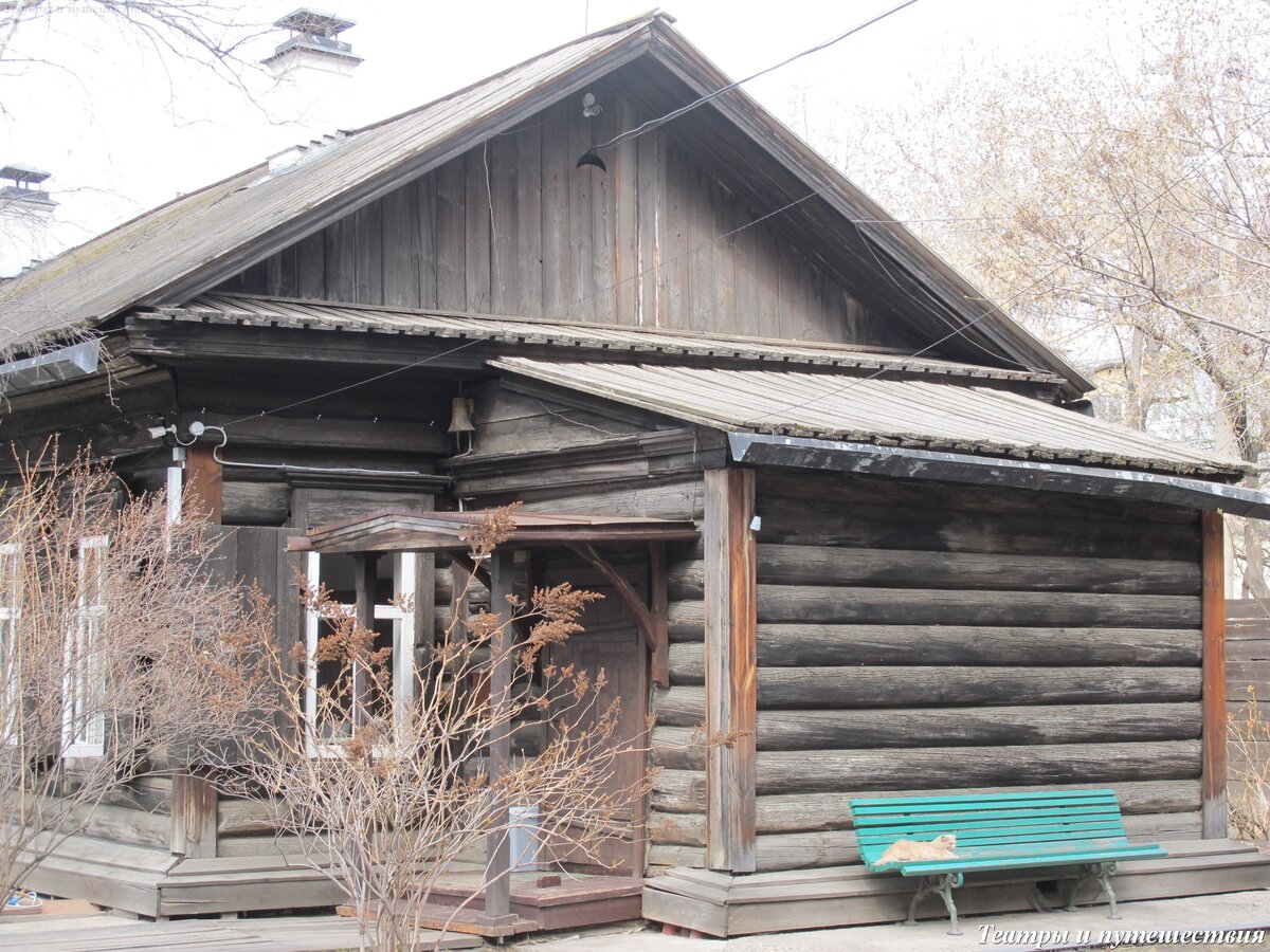 Самый симпатичный сотрудник музея - внутри