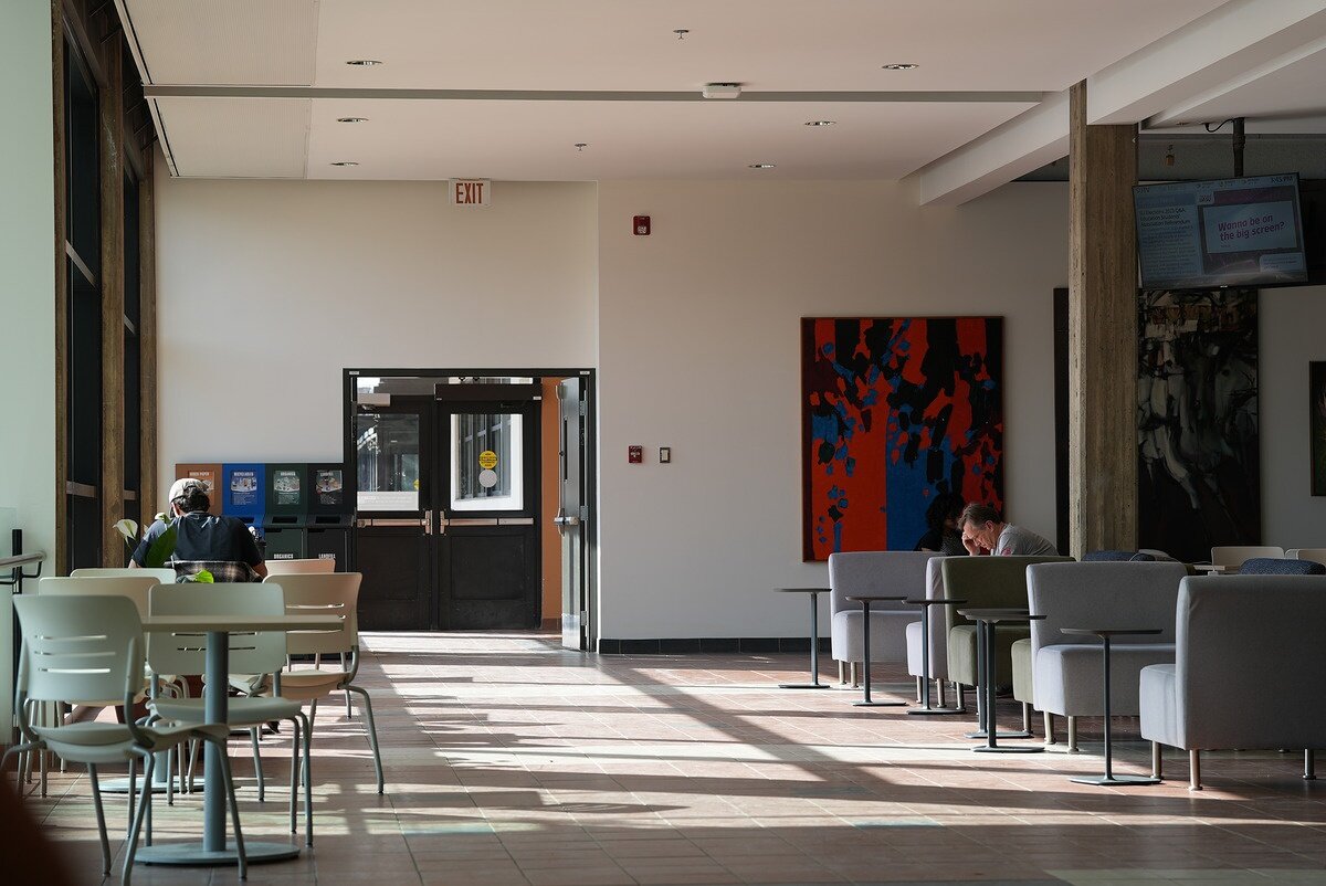    100 mm, 1/80 sec, f/5.6, ISO 80, dpreview.com