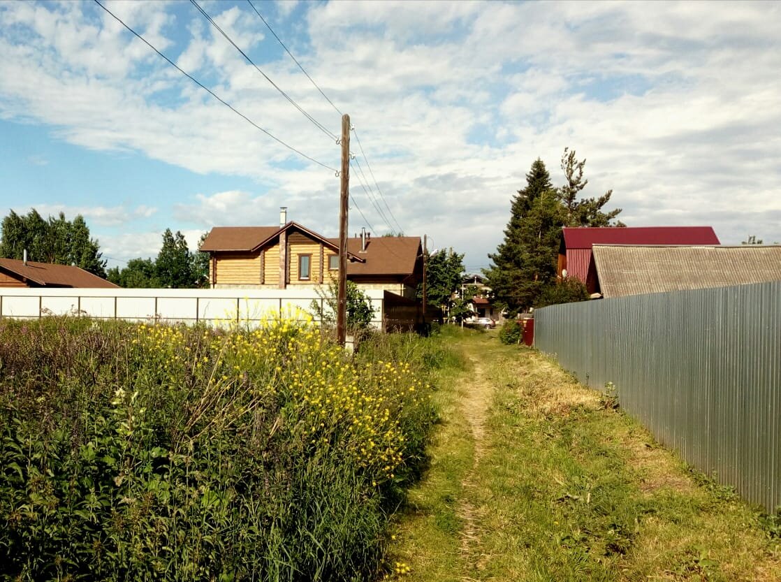 Село в Сысертском районе. Рассматриваем приобретение участка здесь.  Фото автора.