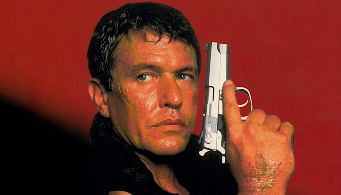 "Вычитать и умножать, / Малышей не обижать / Учат в школе, учат в школе, учат в школе." © Песня