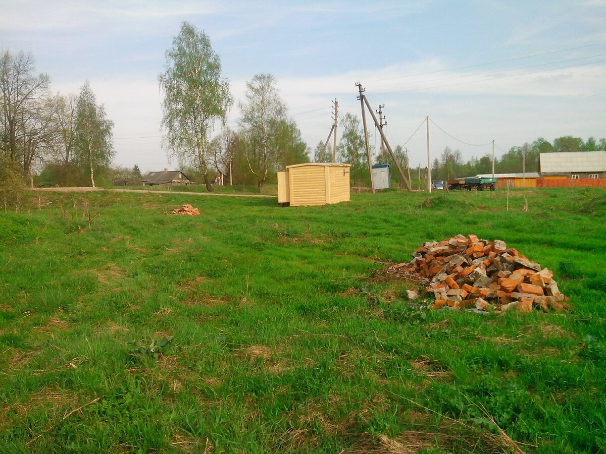 Баня в 50 метрах от участка