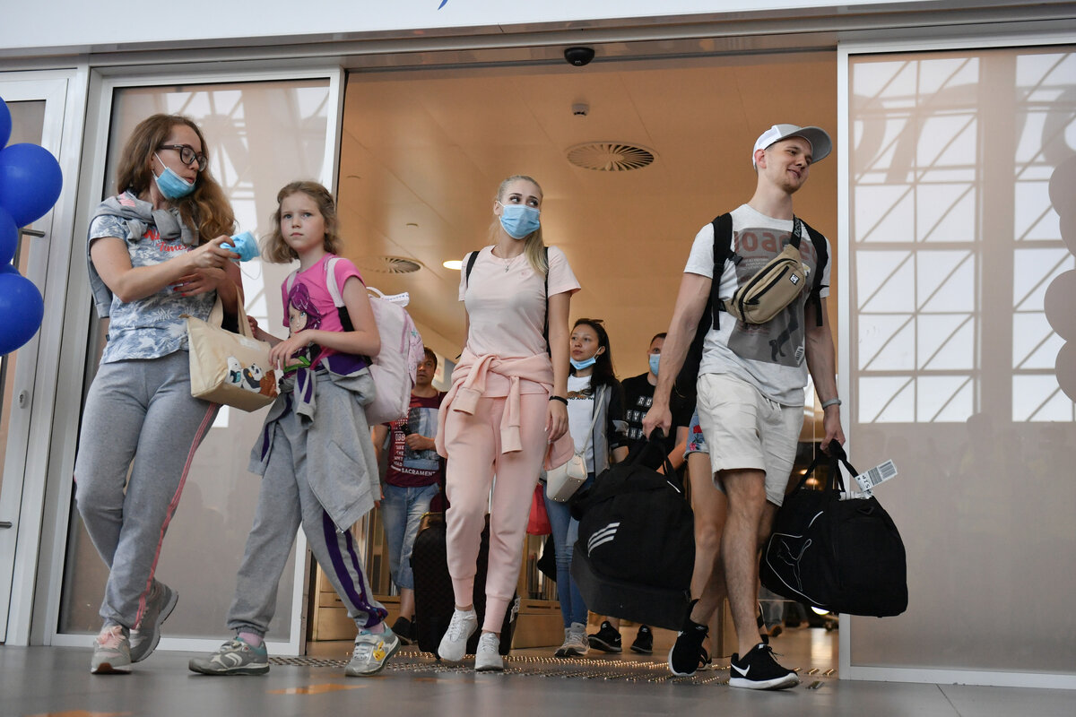 Встреча пассажиров рейса из Владивостока