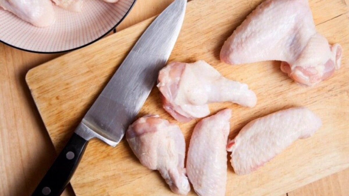 Нарезаем крылышки