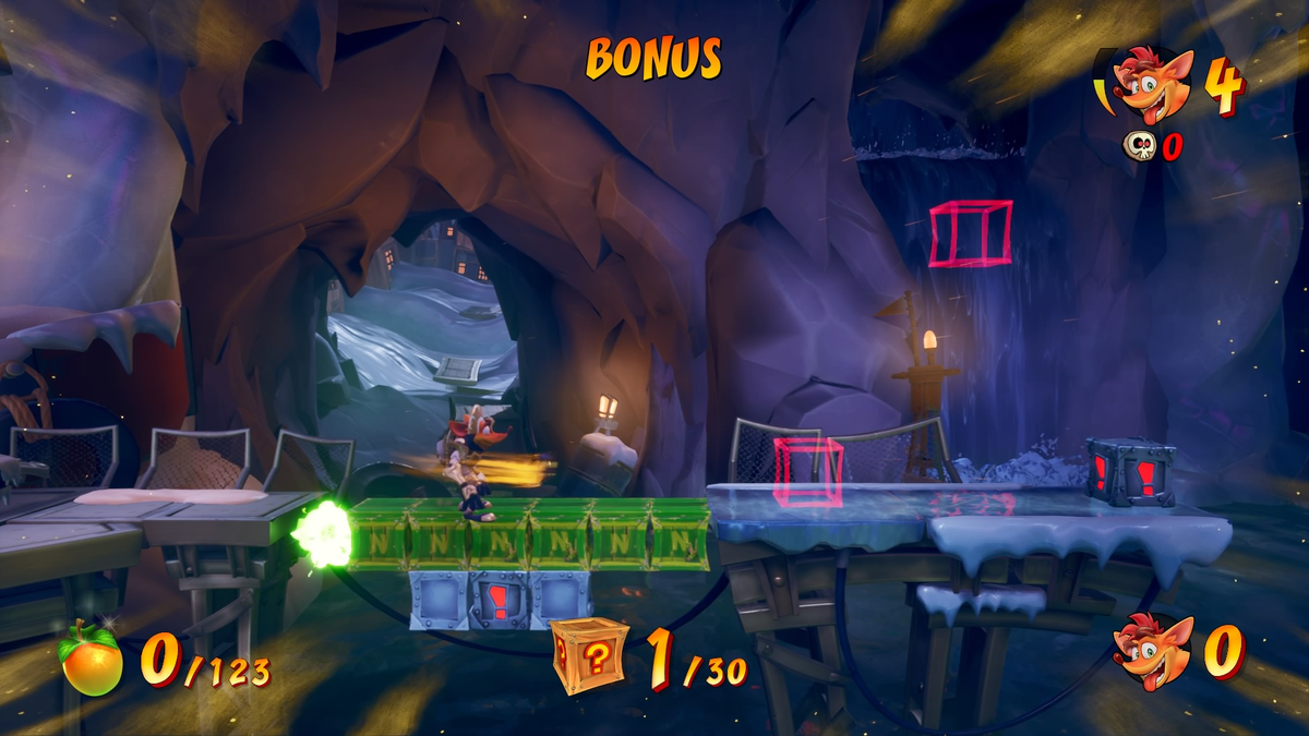 Крэш в обличье Купуна-Ва. Наряды у каждой маски различаются. Кстати, Аку-Аку никуда не делся: собрали три маски – получили неуязвимость.