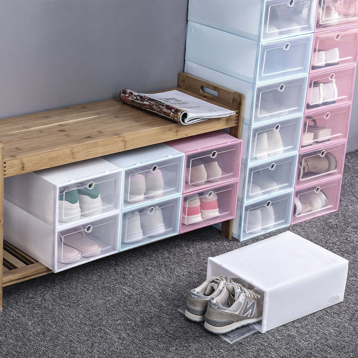 Можно поставить под банкетку или собрать в секцию на удобную вам высоту. 