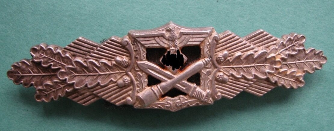 Немецкий нагрудный знак за участие в рукопашных схватках  https://yandex.ru/images