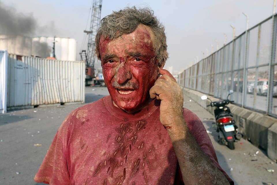 Взрыв разрушил или повредил половину городских зданий. Фото: REUTERS