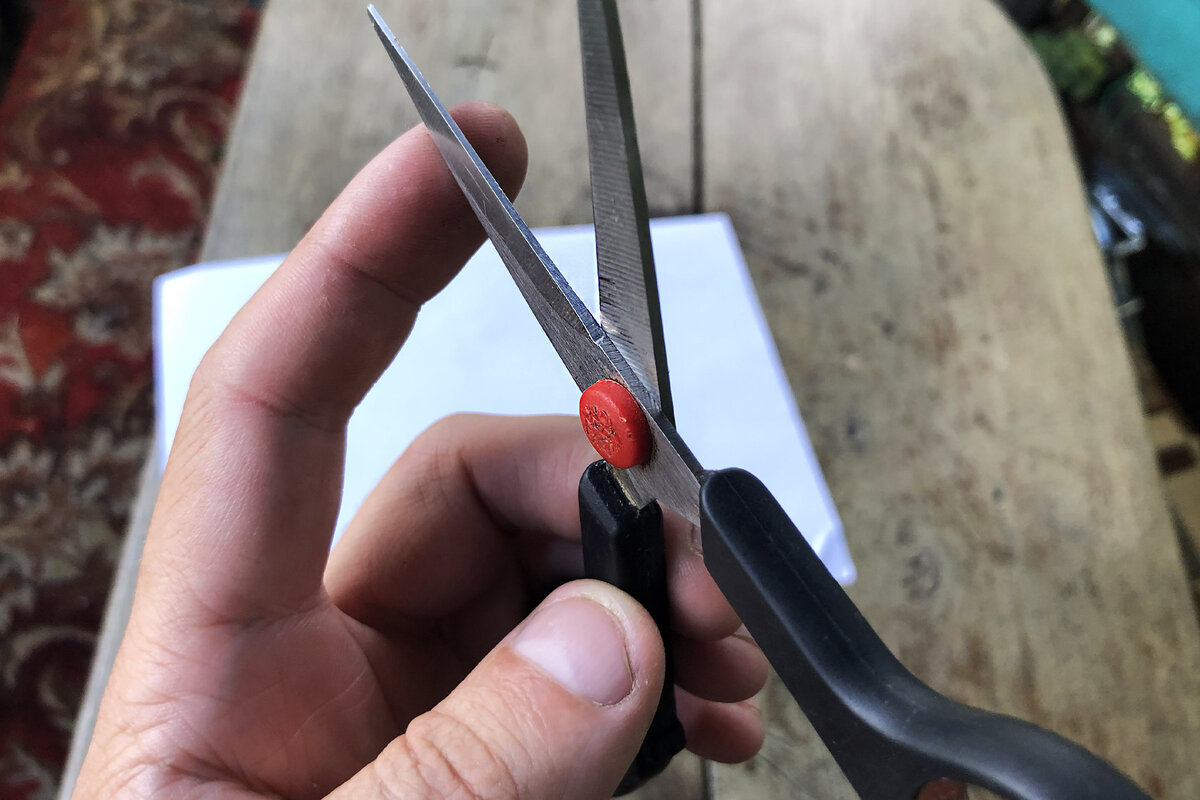 Зазор устранил, теперь можно переходить к заточке лезвий.