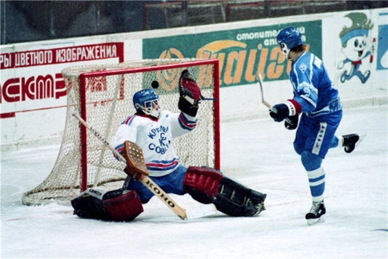 Изображение с "Яндекс.Картинки" (на фото момент игры "Динамо Москва"- "Крылья Советов")