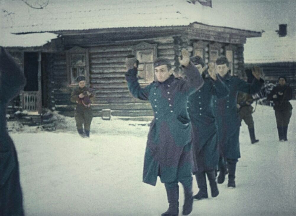 Немецкие пленные. Кадр из документального фильма «Разгром немецких войск под Москвой. Октябрь 1941 — январь 1942 гг.». Центральная студия кинохроники (1942). Источник: visualrian.ru. Фотография использована в качестве иллюстрации.