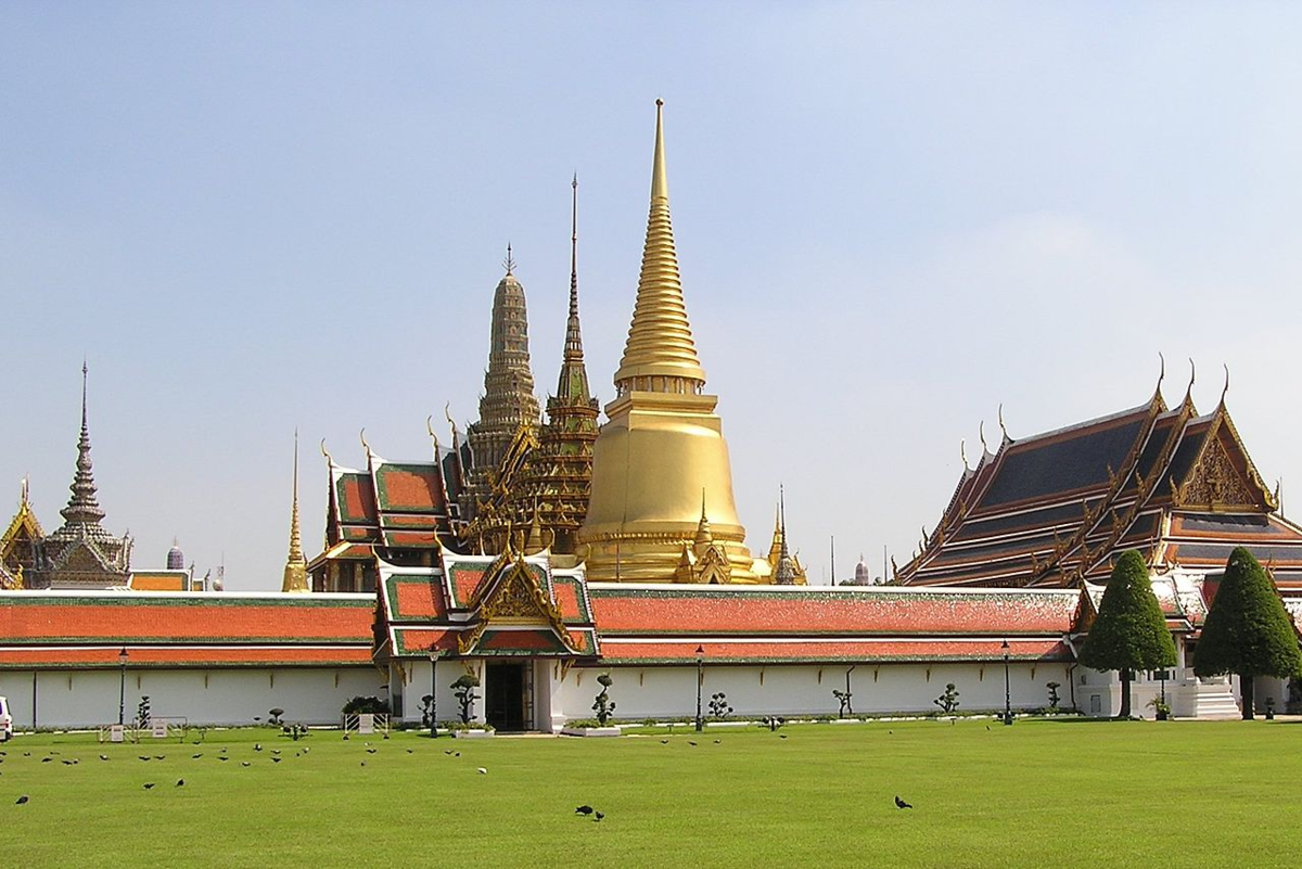 https://commons.wikimedia.org/wiki/File:Grand_Palace_Bangkok.jpg?uselang=ru