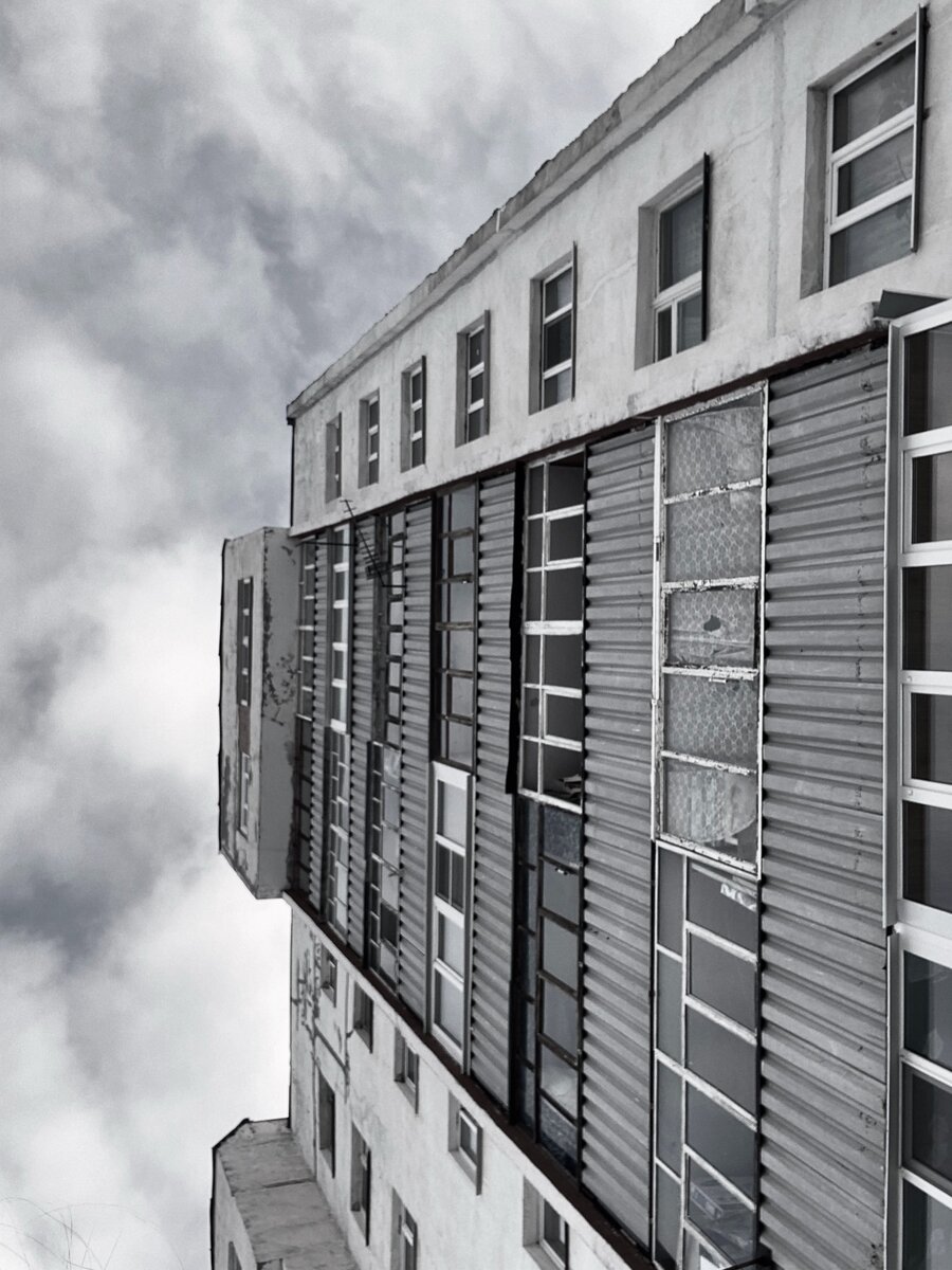 Жить в доме с маргиналами себе дороже