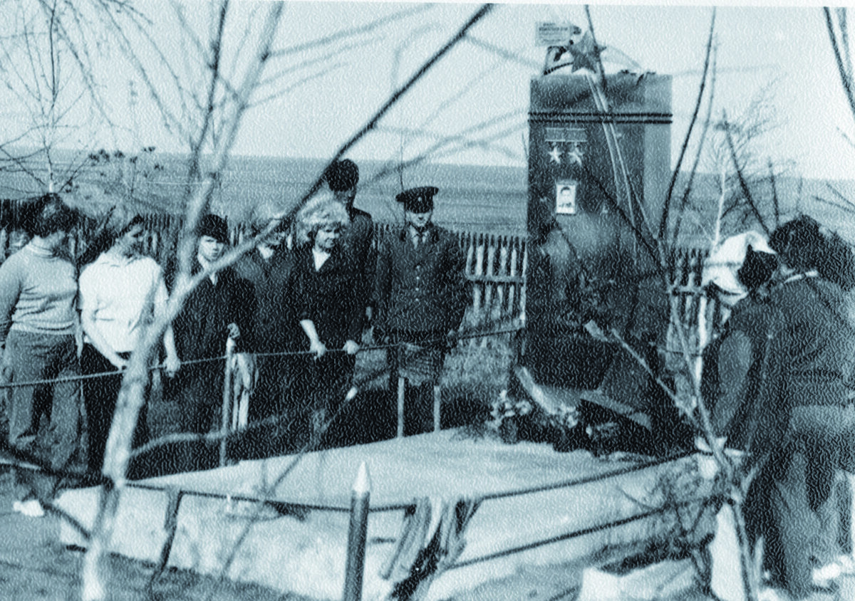 Весна 1968 года. Мы приехали почтить память погибшего космонавта