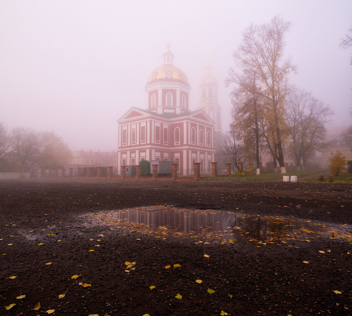 Спасский собор в осеннем тумане 