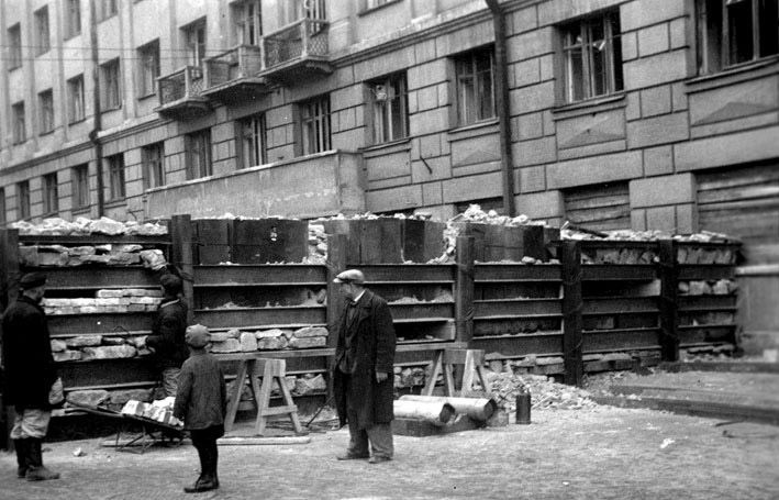 Строительство баррикад 1941год