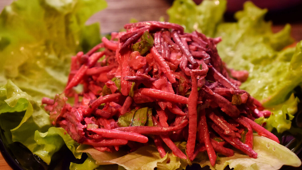 Мега вкусный и полезный свекольный салатик!