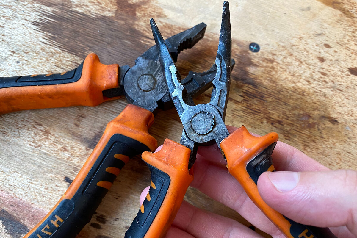 Ржавчина в подвижном узле.