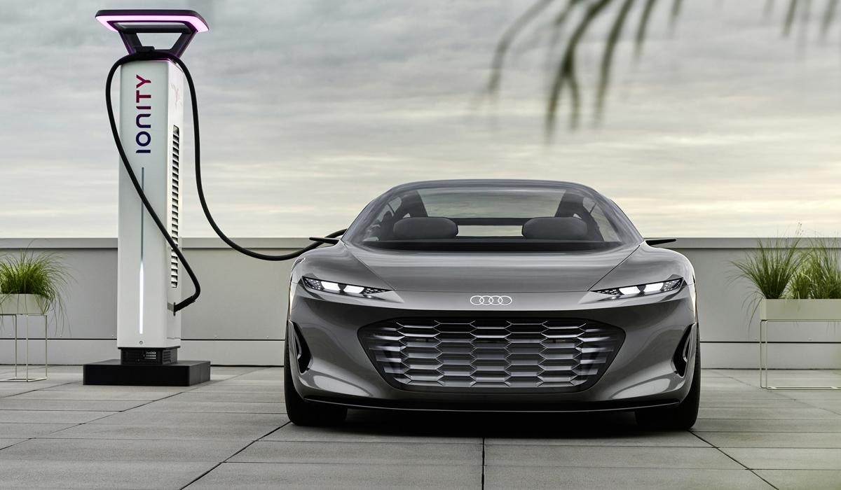 Grandsphere может быстро пополнять запас энергии при подключении к станции мощностью до 270 кВт