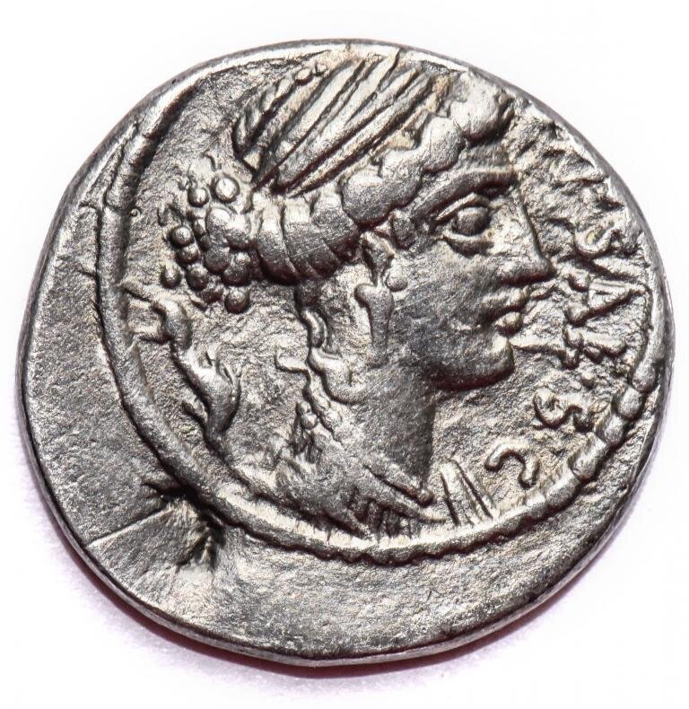 Денарий 60 год. Республика Рим. Бюст Leuconoe. Серебро 4.6 грамм. Цена "Купить сейчас": 10 000 руб. Фото: Auction.ru