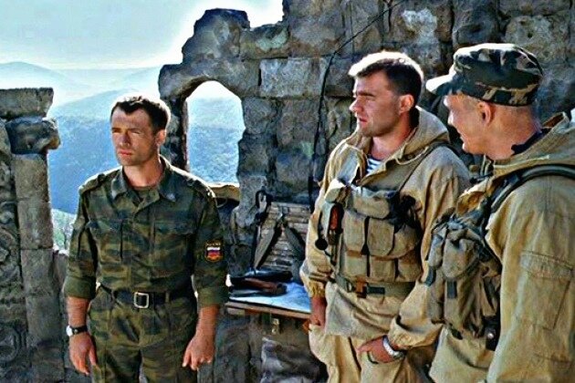 Кадр из сериала "Грозовые ворота"