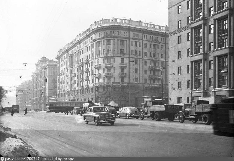 Улица чкалова. Москва ул. Чкалова в 1936. Улица Чкалова Москва. Чкаловская улица Москва. Верхняя Сыромятническая улица.