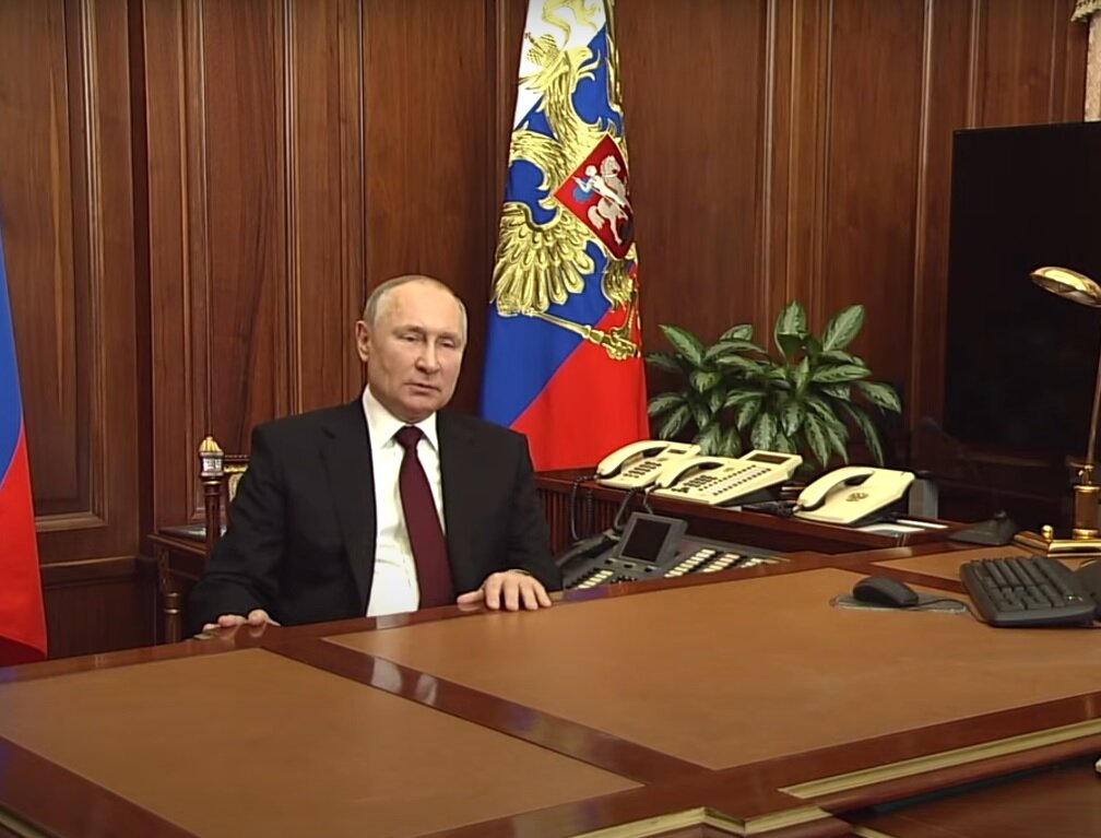 Путин говорит о несостоявшейся стране- Украине.
