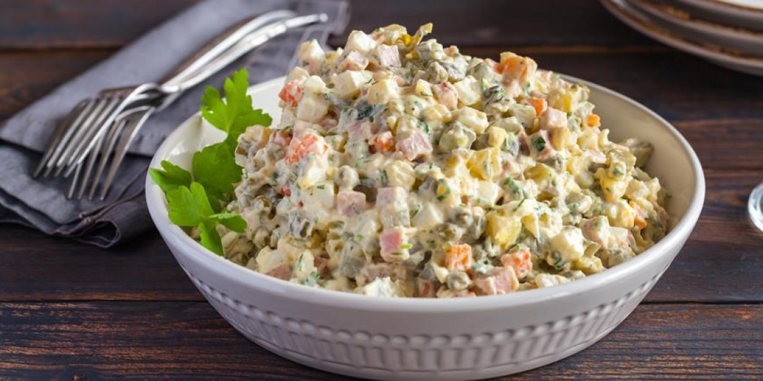 Забудь про другие салаты. Салат оливье с колбасой классический рецепт