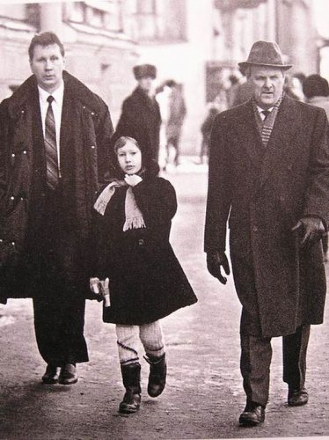 Слева В.Золотов. Из открытых источнимков