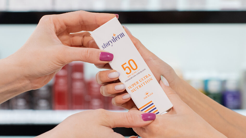 На фото солнцезащитный крем Storyderm Super Ultra Nutrition Sunblock