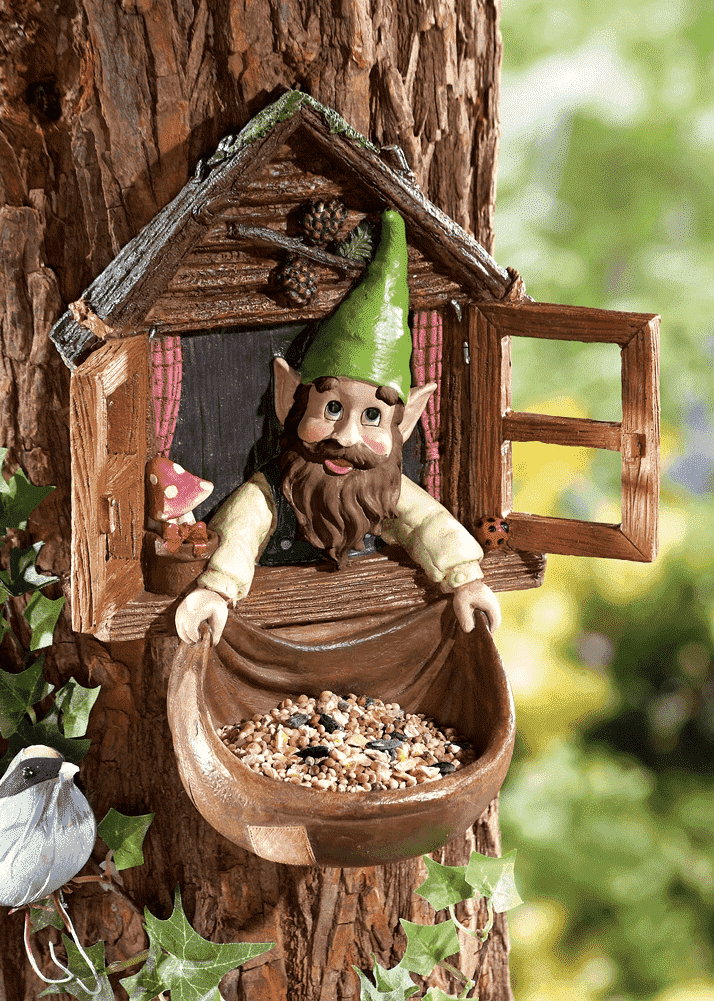 Вот такие сказочные кормушки бывают) 