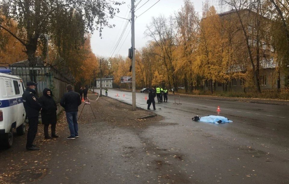     Здесь, возле ЦВК, погибла мать двоих детей. Фото: архив КП.