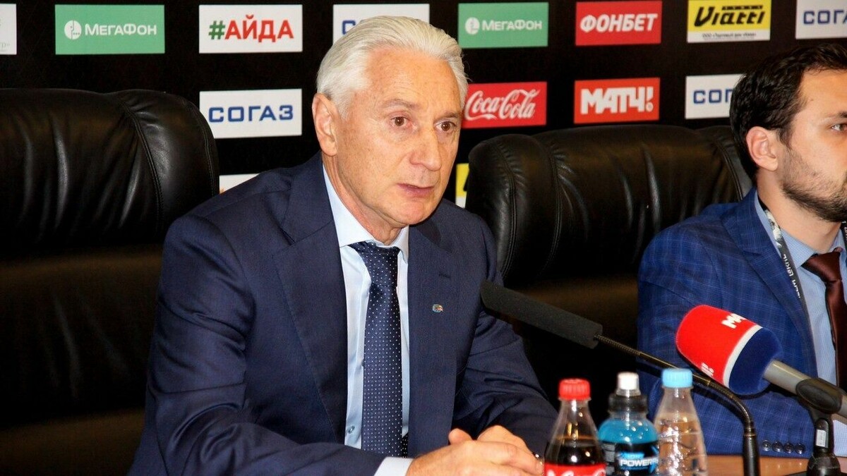     Зинэтула Билялетдинов снова стал главным тренером казанского «Ак Барса». Об этом сообщила пресс-служба клуба из столицы Татарстана.