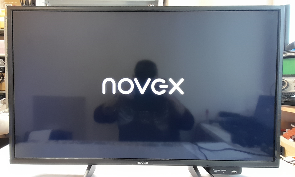 Телевизор novex nwx. Включенный телевизор. Led телевизор 32" Novex NWX-32h171msy. NWX-32h171msy цена Novex.