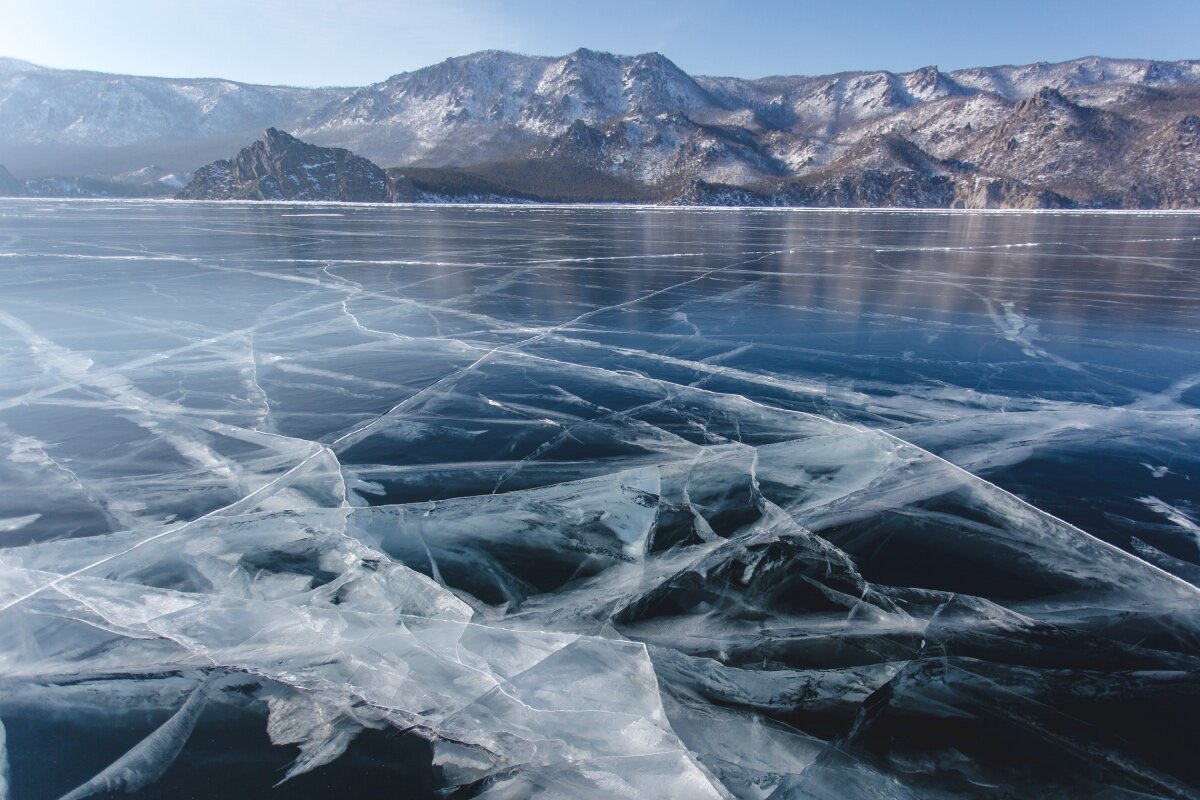 Лед на дне озера