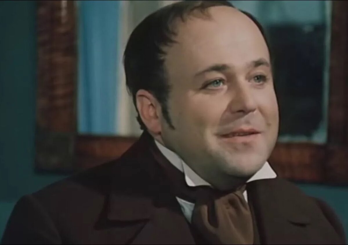 Кадр из фильма "Мертвые души" 1984г. В образе Чичикова Александр Калягин.